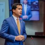 Omar Fernández pide suspensión de labores y despacho de estudiantes ante lluvias que afectarán el país