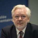 Assange creador de Wikileaks demanda a la Fundación Nobel y cuestiona premio otorgado a Machado