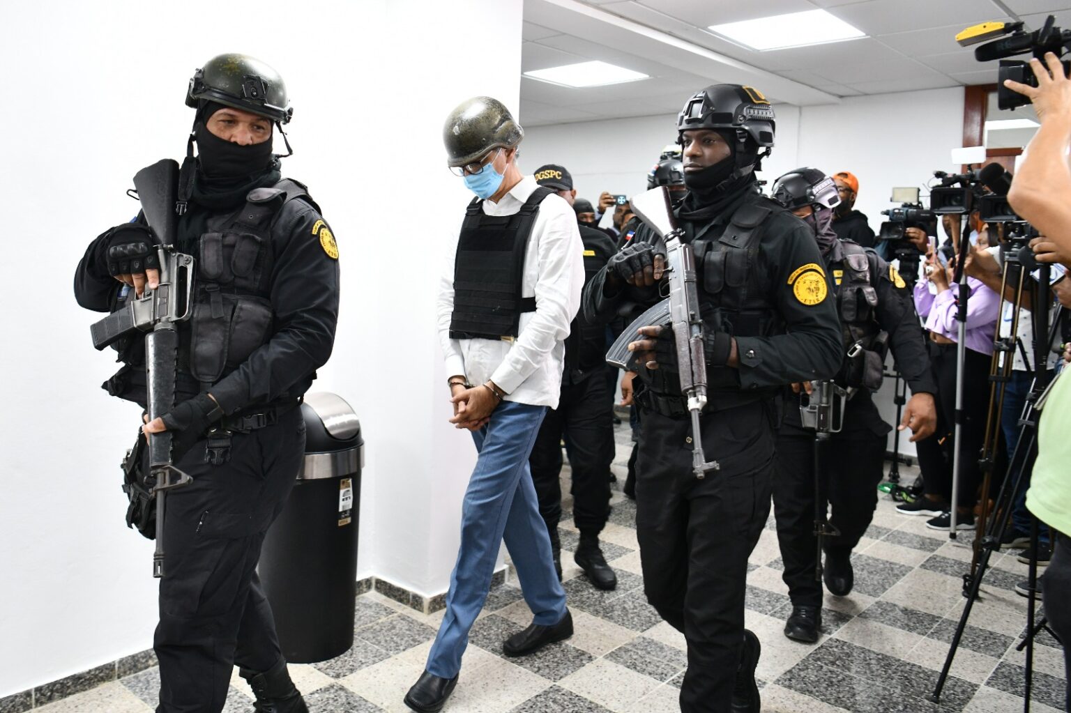 Abogado afirma que Santiago Hazim ha bajado 80 libras durante su encarcelamiento