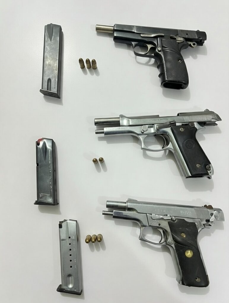 Policía Nacional arresta a dos hombres tras persecución y enfrentamiento con patrulla en Santiago de los Caballeros