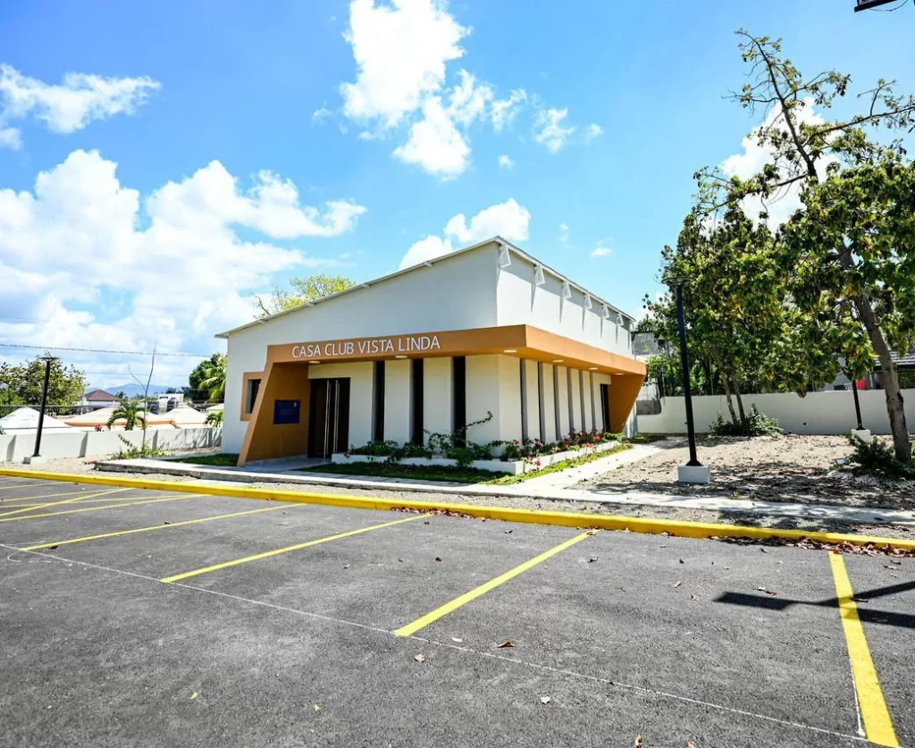 Alcaldía de Santiago entrega Casa Club en Vista Linda con inversión millonaria