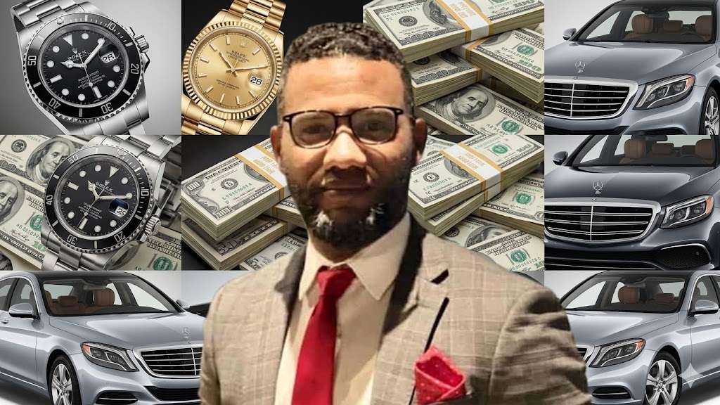 Fiscal investigado por soborno usaba dólares, relojes Rolex y autos Mercedes