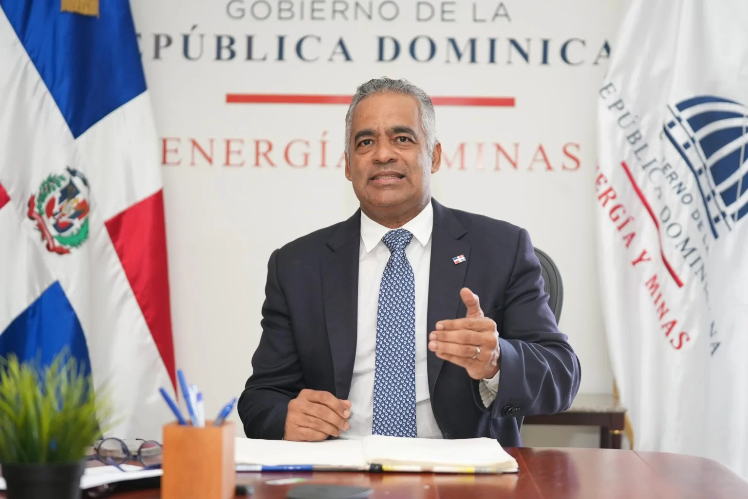 Ministro Joel Santos considera estratégica la Ley de Eficiencia Energética