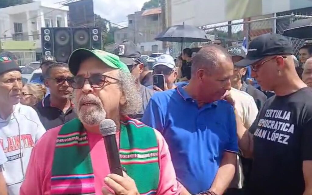 Comunidades marchan en defensa de accesos viales en Villa Trina, La Laguna y Juan López