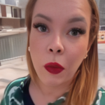 Dominicana varada en Dubái aguarda retorno a Florida por cierre aéreo