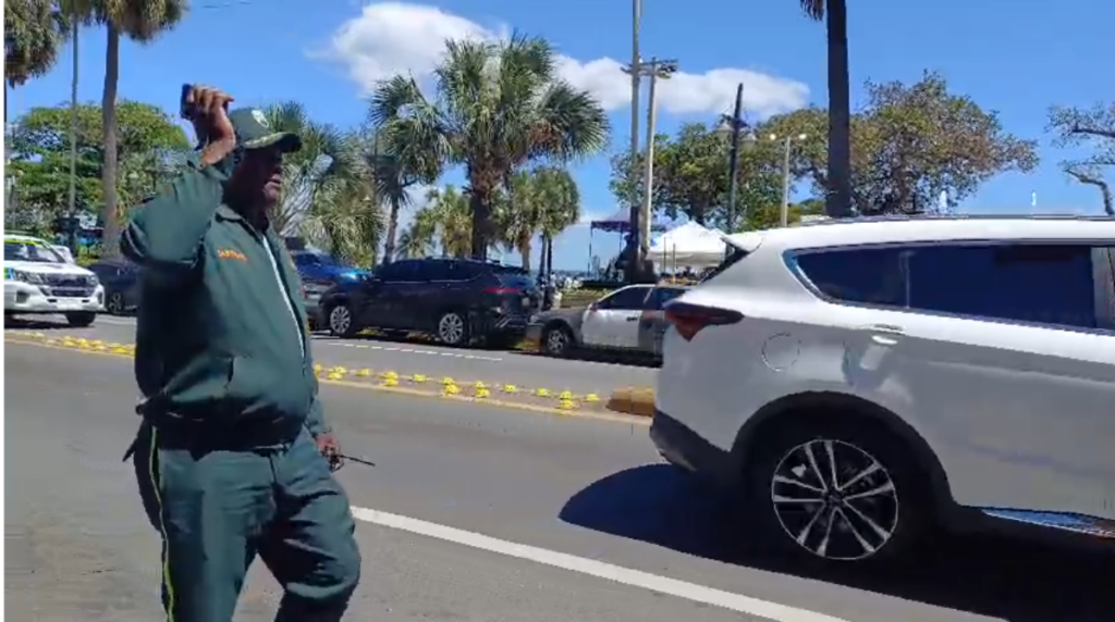 Un muerto y un policía herido tras tiroteo en Cinemacentro