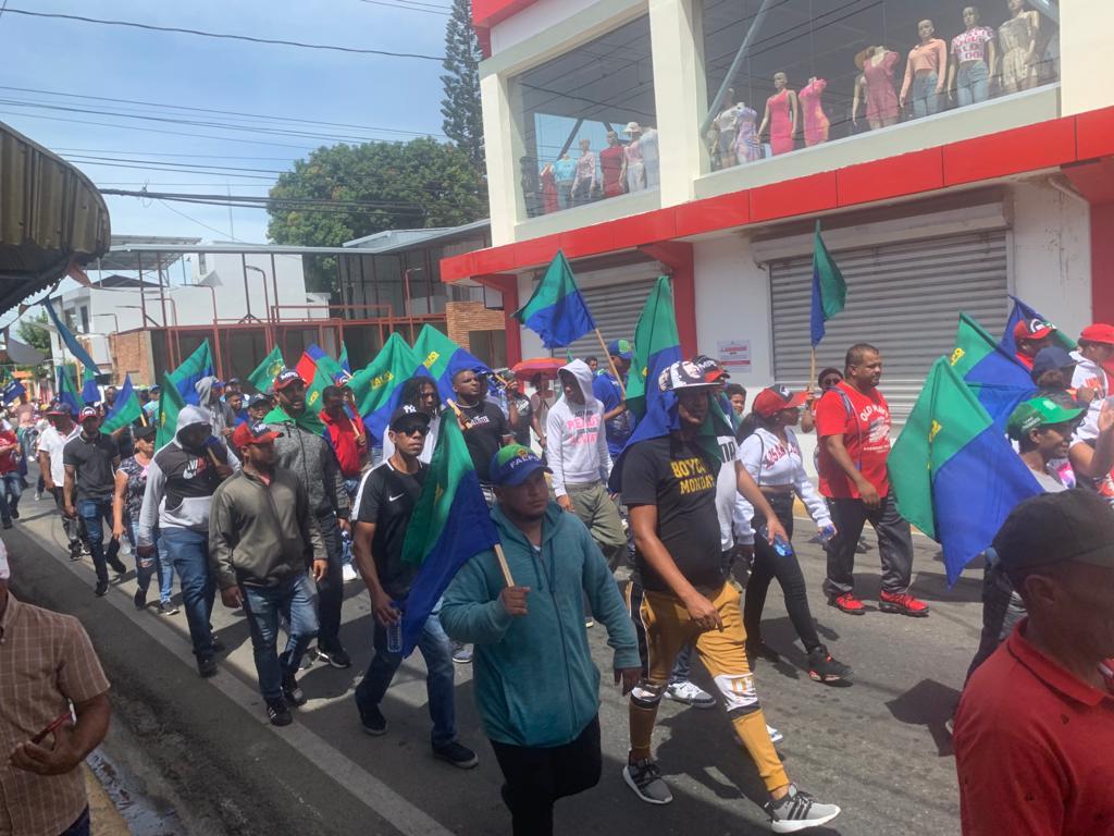 Huelga de 48 horas en Salcedo se mantiene por FALPO