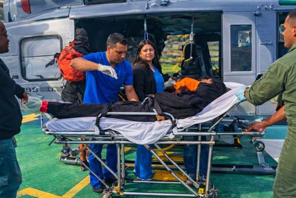 Rescate aeromédico salva a dos turistas en el Pico Duarte