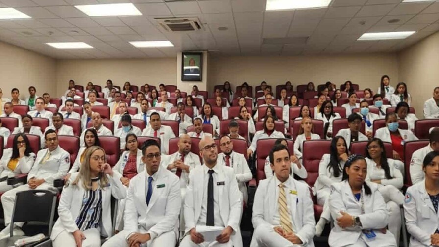 Convocatoria de residencias médicas inicia el 17 de abril, anuncia Salud Pública