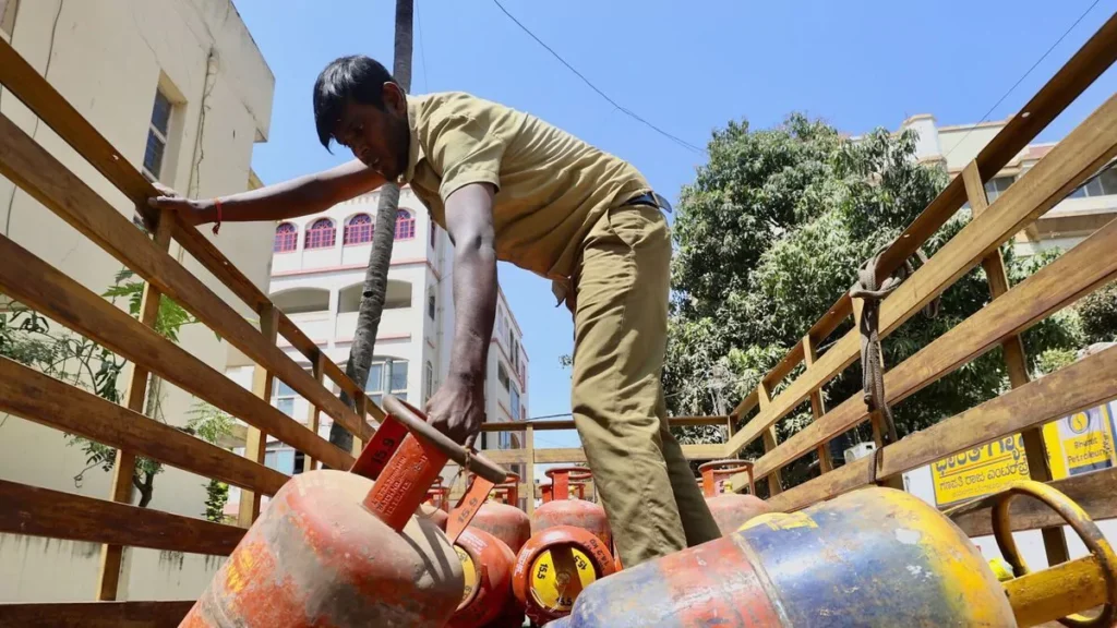 India se queda sin gas por cierre del estrecho de Ormuz