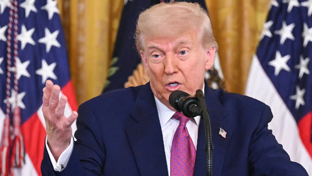 Trump afirma que China acordó no enviar armas a Irán y presume del poder militar estadounidense