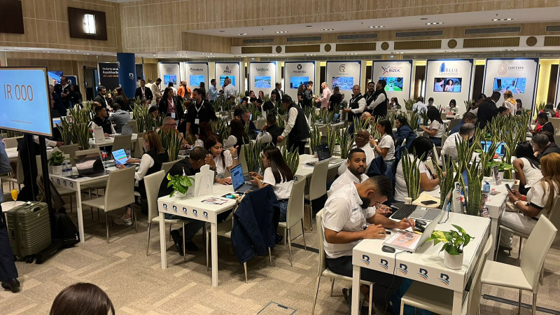 Dominicanos en España muestran interés en invertir en viviendas en RD