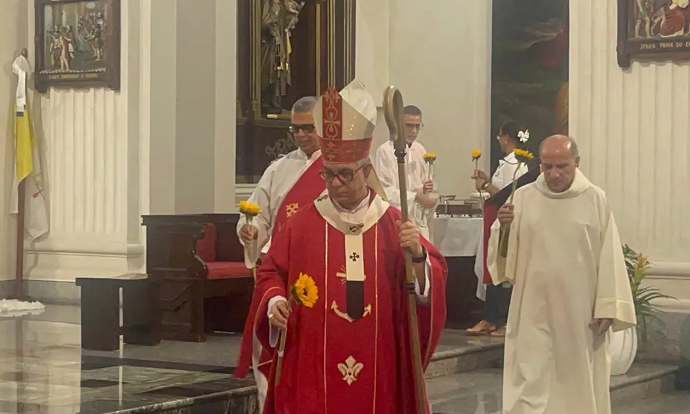 Arzobispo de Santiago alerta por impacto de acuerdo migratorio