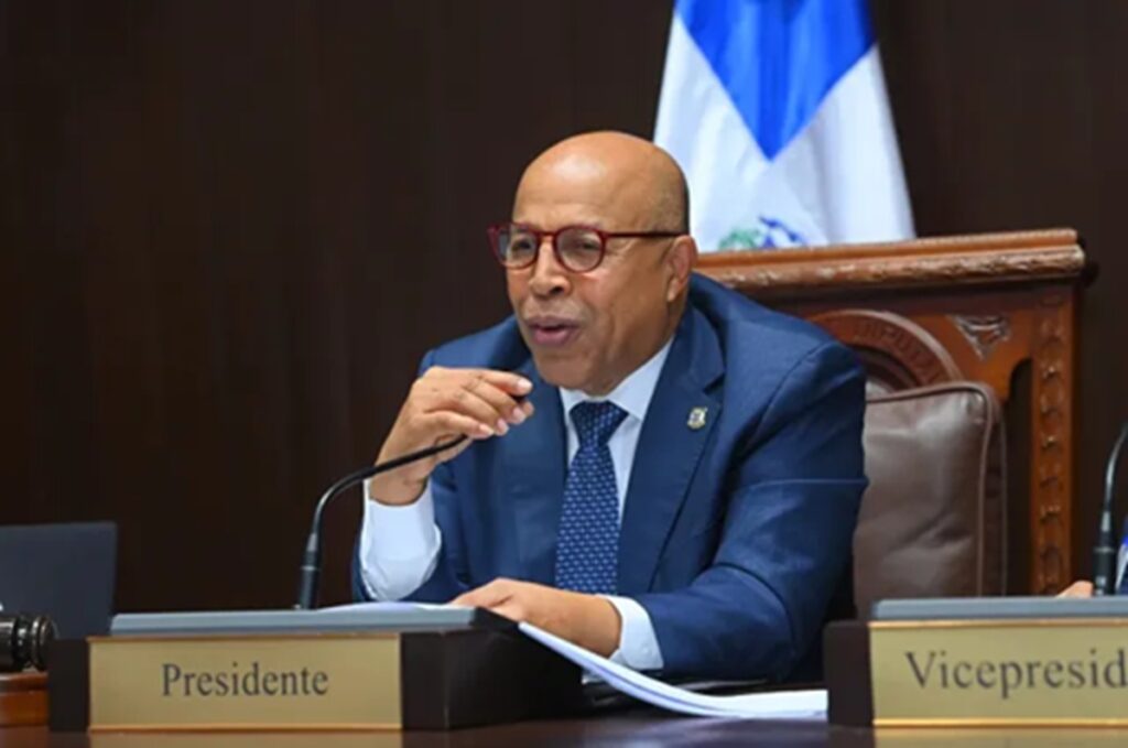 Pacheco llama a la prudencia en el PRM ante debate por extensión de mandatos