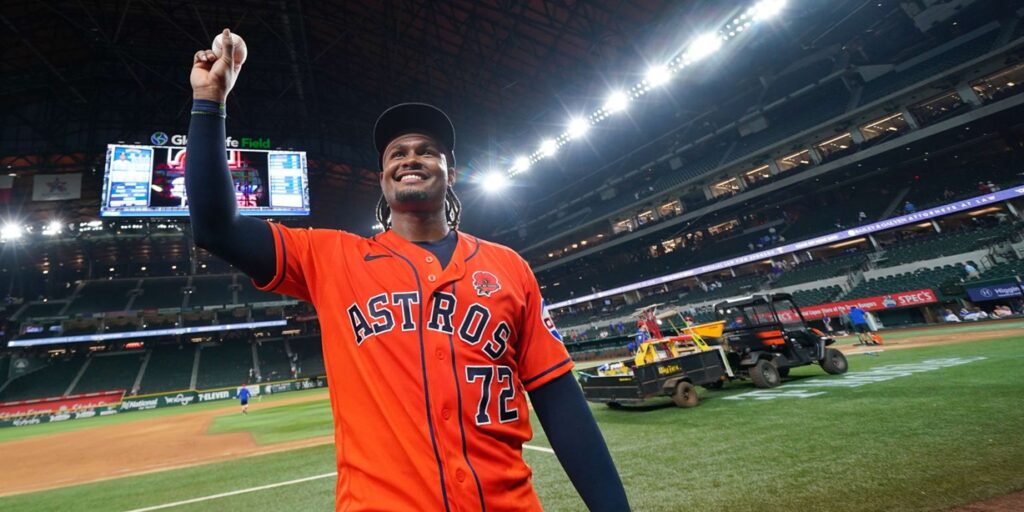 Santa debuta con autoridad y sella histórico no-hitter combinado de los Astros ante los Rangers