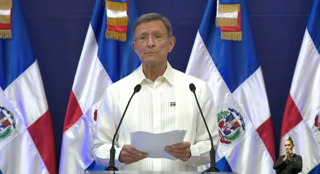 República Dominicana recibirá deportados de EE. UU. por breve estadía, explica canciller