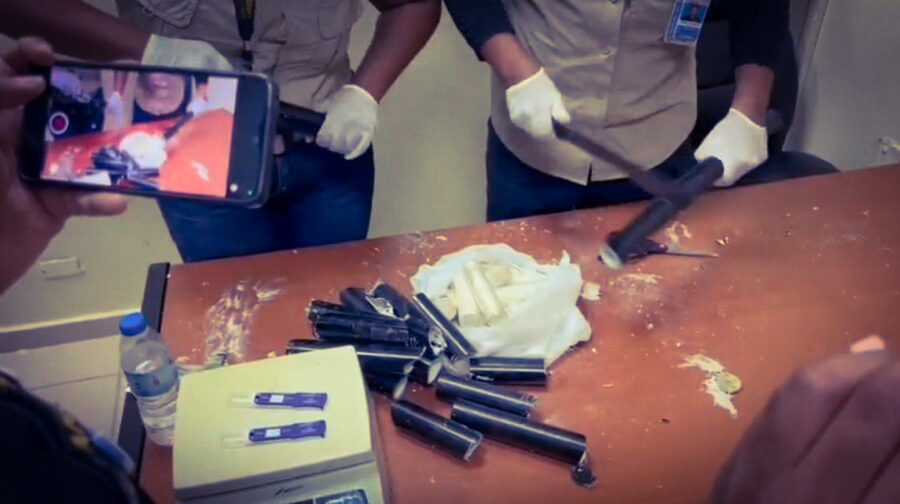 DNCD decomisa cocaína oculta en maletas en Aeropuerto del Cibao