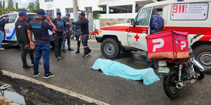 Repartidor de PedidosYa muere tras ser atacado por chofer de DiDi en plena avenida de Santiago.