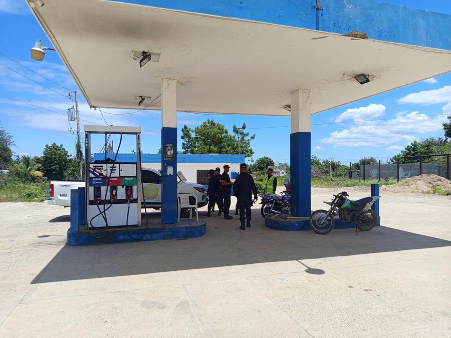 Cierran tres estaciones de combustible en Azua y Montecristi