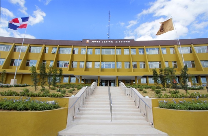 JCE prohíbe publicar encuestas fuera del calendario electoral para evitar promoción anticipada