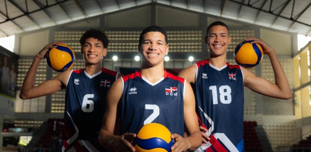 Moisés Ortiz, la nueva torre del voleibol dominicano con sus imponentes 7’2’’