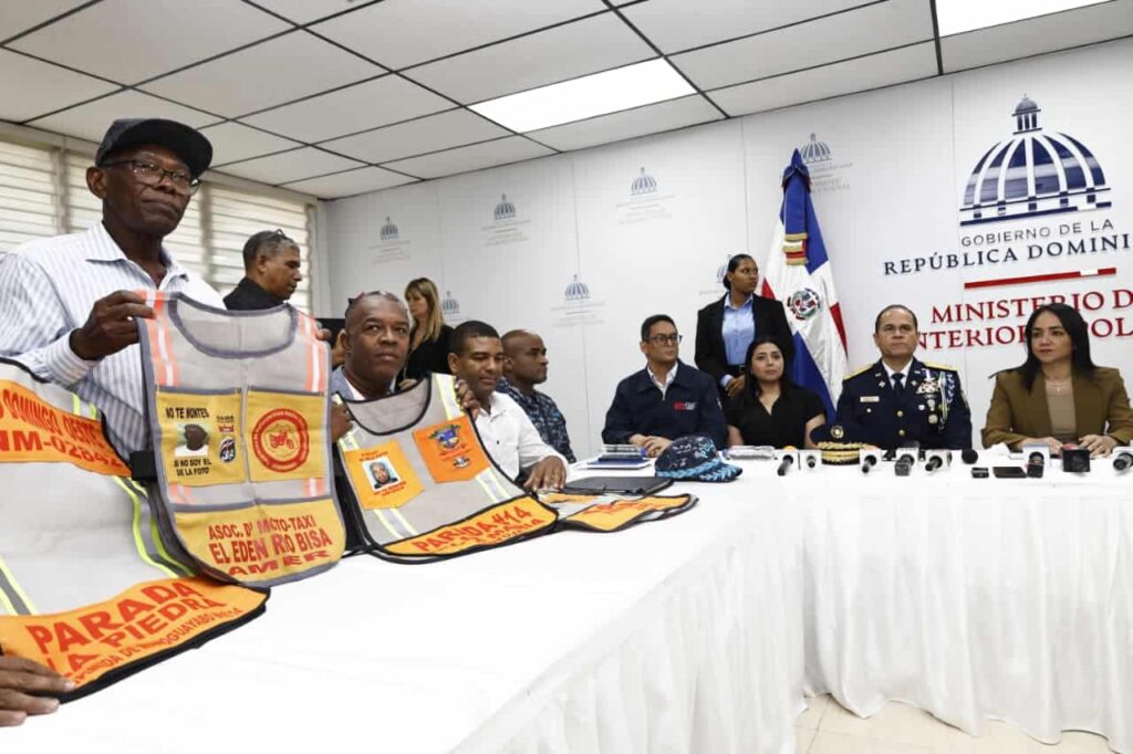 Chalecos de colores distintos separarán motoconchos de mensajeros y repartidores