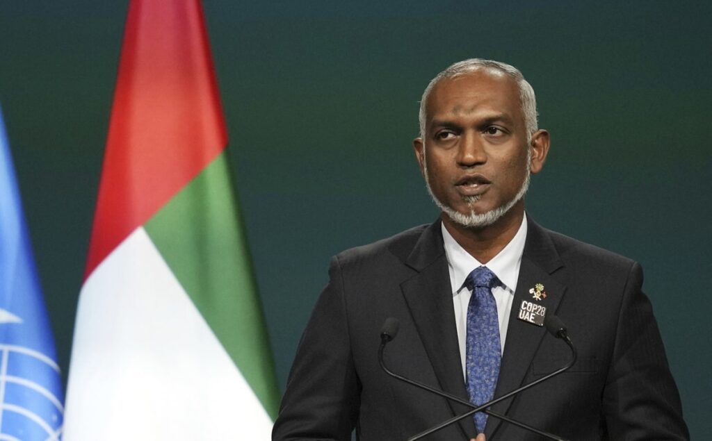 Periodistas enfrentan hasta 80 latigazos en Maldivas por informar sobre presunto amorío del presidente Muizzu
