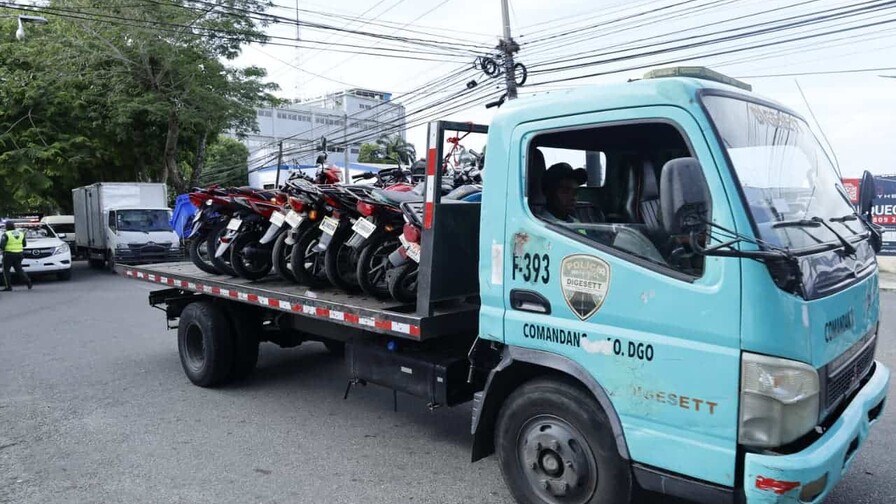 Motoristas en vía contraria y aceras enfrentan operativo de la Digesett en Los Jardines del Norte