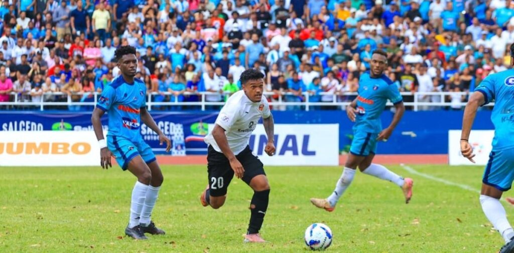 Cibao FC recibe a Salcedo en la última batalla de la LDF