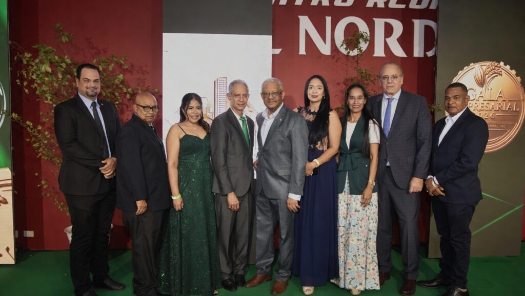 Reconocen al HOMS por trayectoria destacada en Gala Empresarial 2026