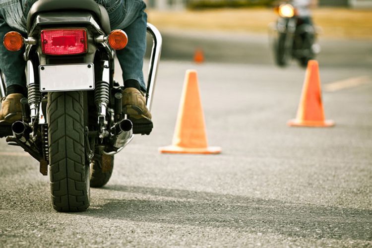 Santiago lidera campaña educativa para motociclistas y seguridad vial