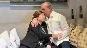 Luis Abinader saluda a las madres dominicanas en su celebración