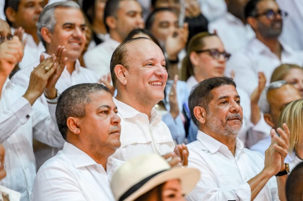 Sorpresa política en Santiago: presencia de Ulises Rodríguez en acto de Carolina Mejía sacude el tablero interno del PRM