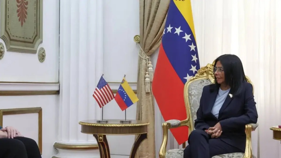 Venezuela deja atrás la era Maduro mientras el gobierno interino redefine su relación con Estados Unidos