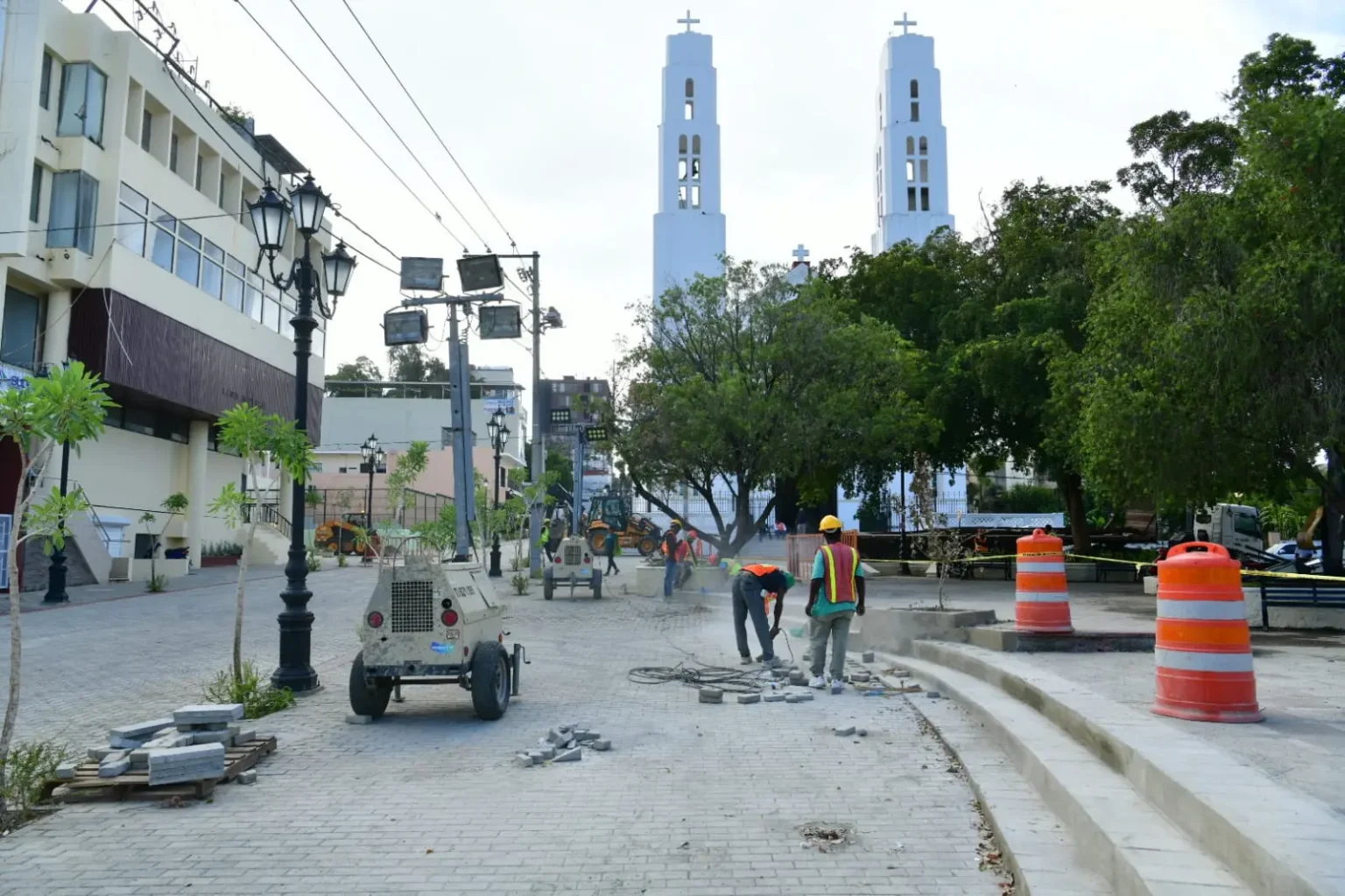 Persisten retrasos en restauración de tramo de la calle Del Sol