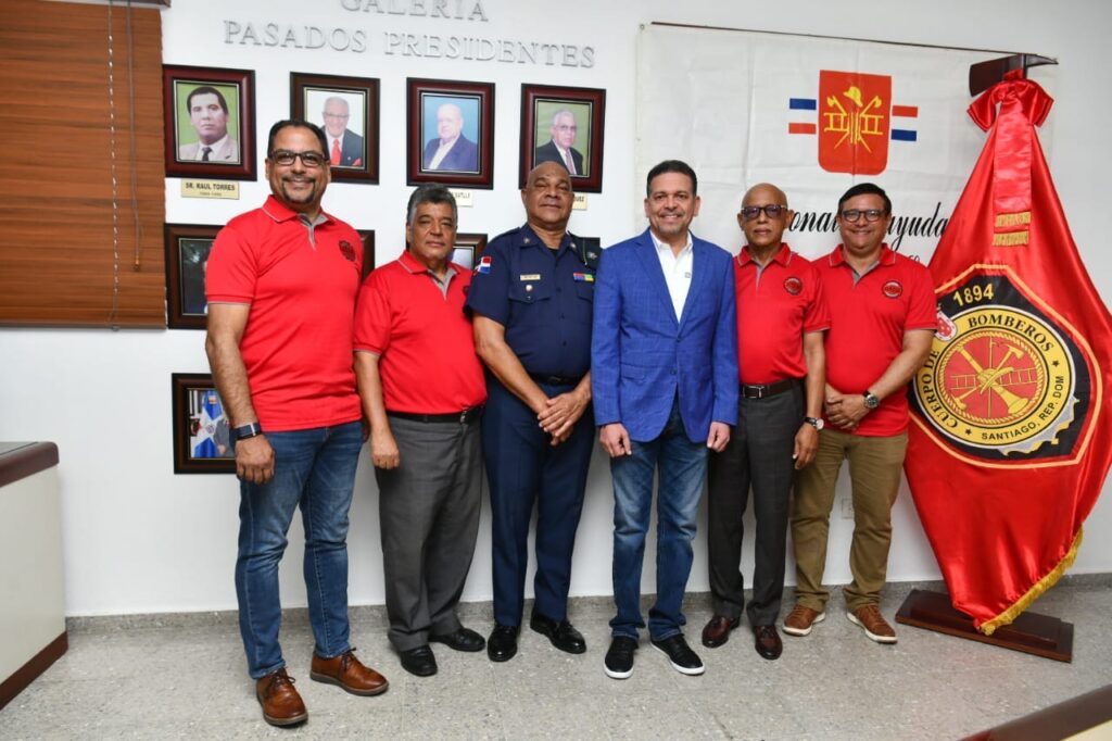 Proindustria realiza aporte al Patronato del Cuerpo de Bomberos de Santiago y reafirma respaldo al sector
