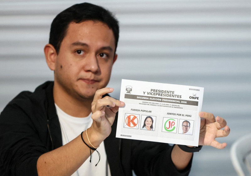 Fujimori aparece adelante en balotaje presidencial peruano