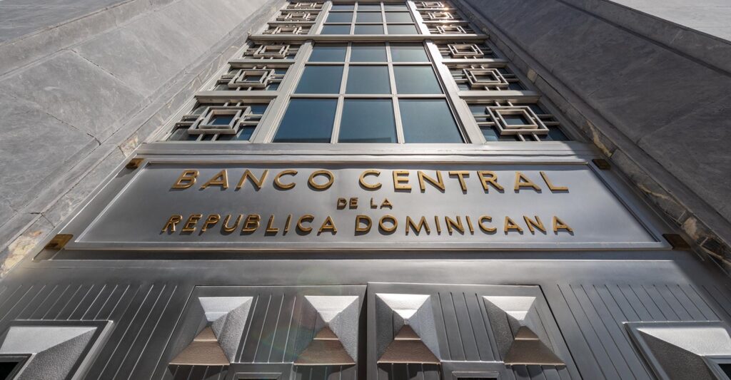 BCRD inicia circulación de nuevos billetes de RD$500 y RD$100 correspondientes al año 2025