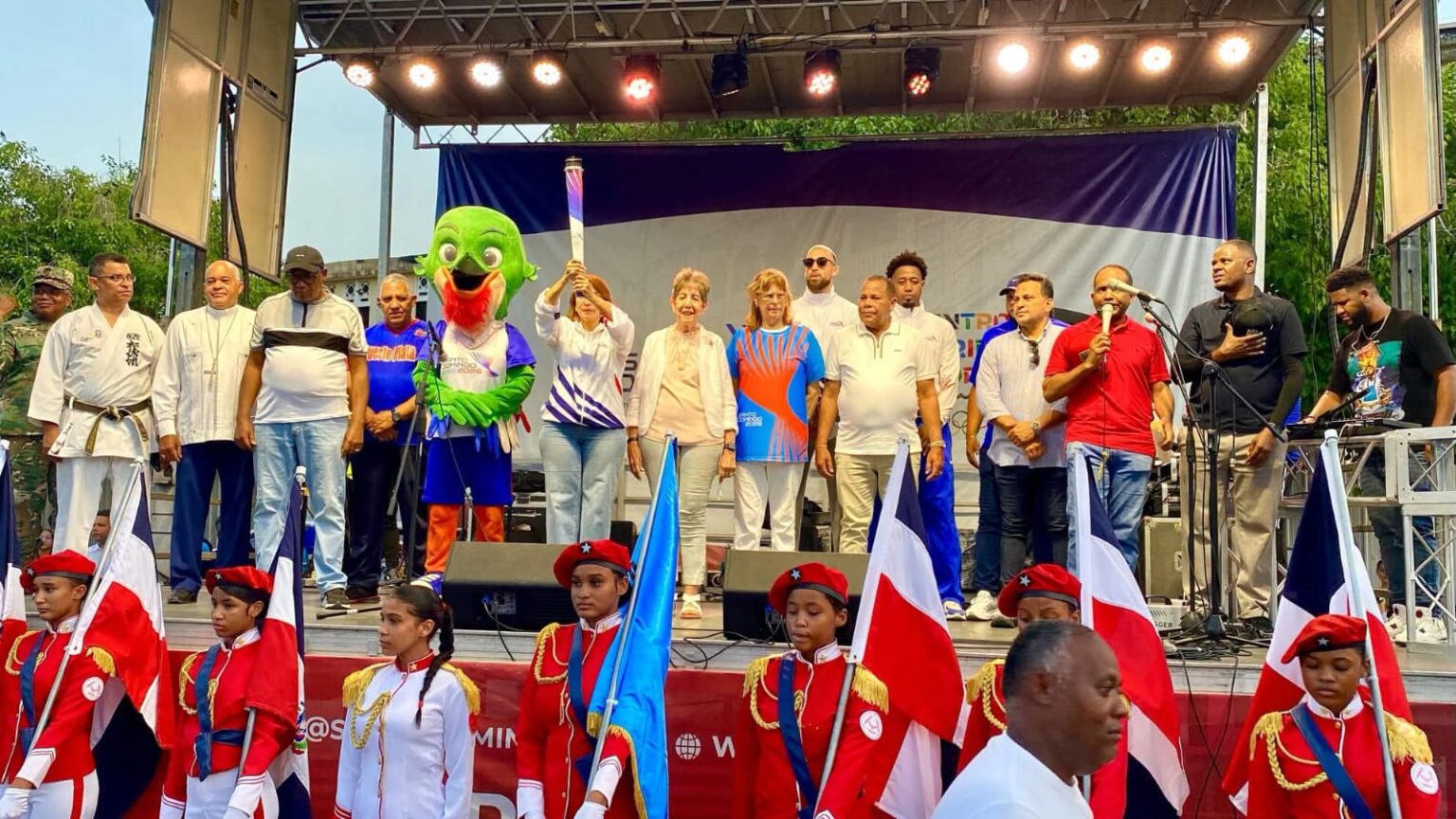 Antorcha de los XXV Juegos Centroamericanos y del Caribe celebrada con júbilo en Puerto Plata