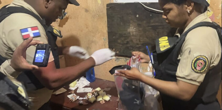 Drogas y armas ocupadas por DNCD en Nagua, Río San Juan y Samaná