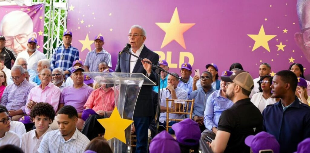 Danilo Medina acusa al Gobierno de impulsar reforma que perjudica a los pobres