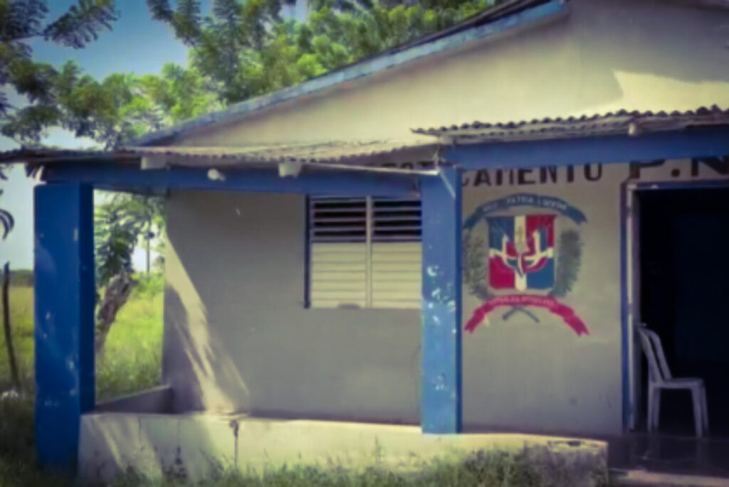 Cuartel policial de Villa Magante en Moca presenta deterioro, denuncia dirigente