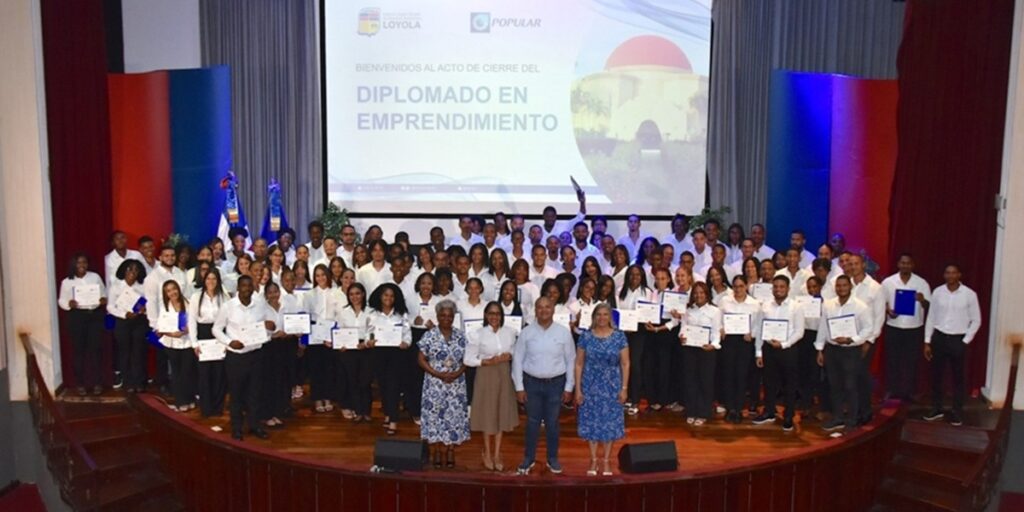 Popular y Loyola impulsan el emprendimiento juvenil con una década de formación especializada