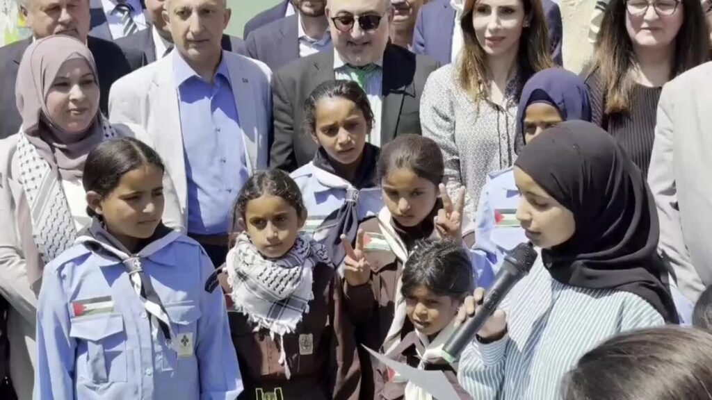 Palestina reúne a diplomáticos en Jan al Ahmar y exige acciones contra la demolición israelí