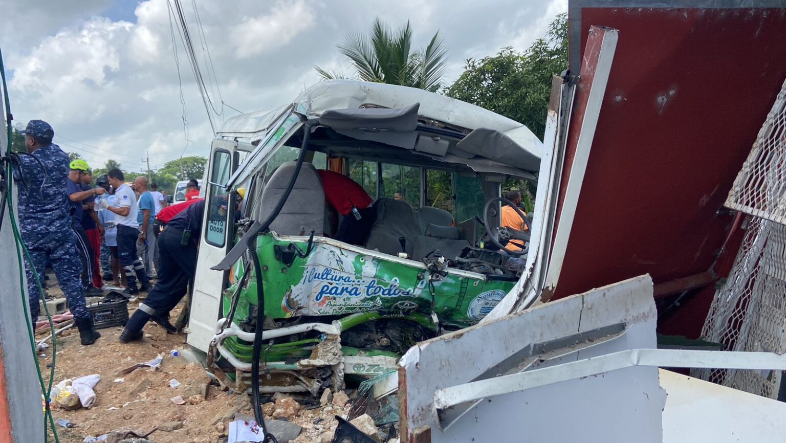 Reportan ocho heridos tras accidente en el Km 10 de la vía Hato Mayor–San Pedro