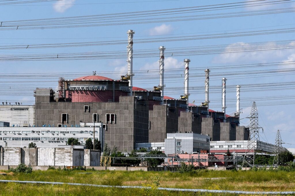 La central nuclear de Zaporiyia pierde todo suministro eléctrico externo tras un ataque, alerta el OIEA