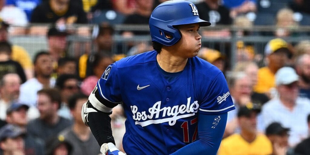 Ohtani conecta jonrón, pero abandona el juego por molestias en la rodilla en triunfo de los Dodgers
