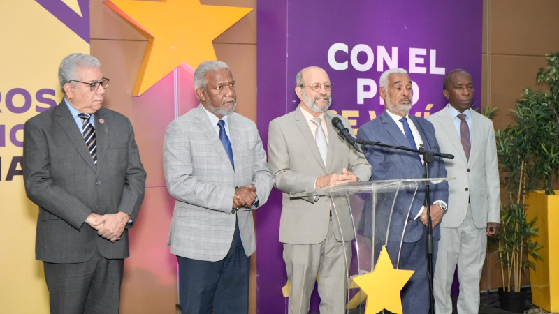 PLD denuncia deficiencias en licitación de calzado escolar del Inabie