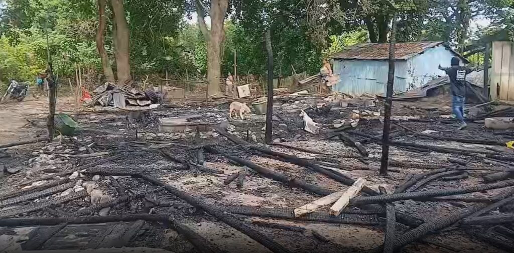 Incendio destruye dos viviendas y una iglesia en San Víctor; familias claman por ayuda urgente