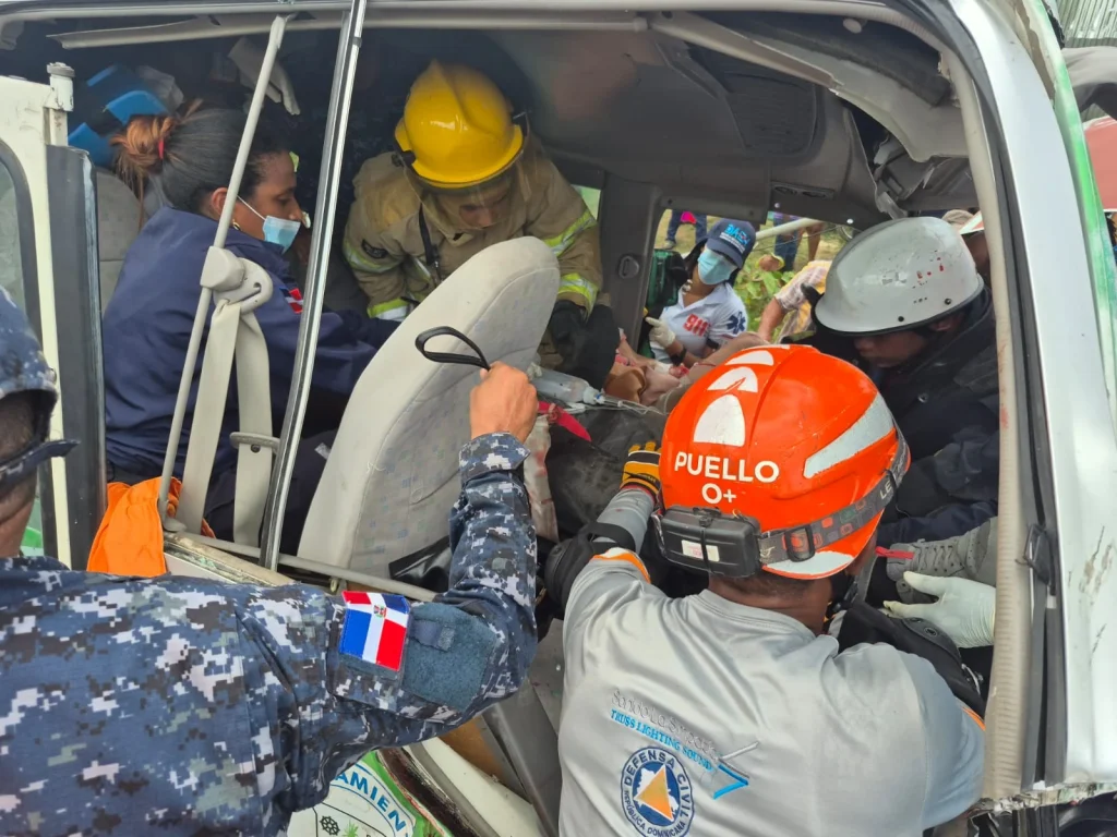 Accidente entre Consuelo y Hato Mayor: Supérate reporta 20 afectados